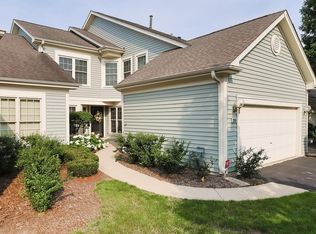 293 Ripplebrook Ct, Schaumburg, IL 60173