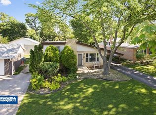 13 Norton Ave, Lemont, IL 60439