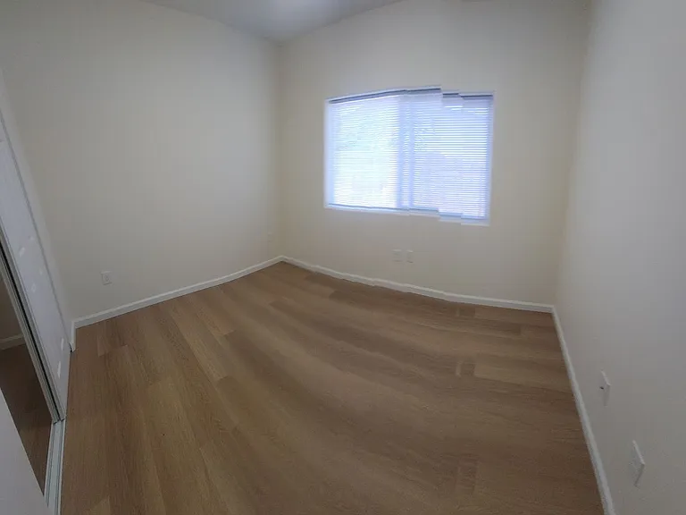 550-554 556 Foothill Blvd — Photo 78