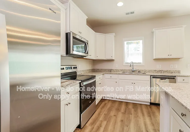 1340 Curlew Cir — Photo 4