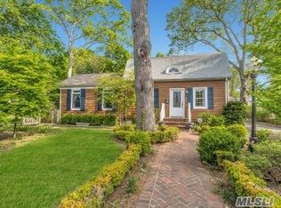 125 7th St, Saint James, NY 11780