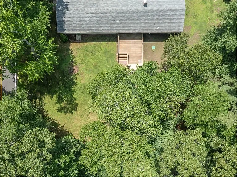 7 Jay Dr — Photo 38