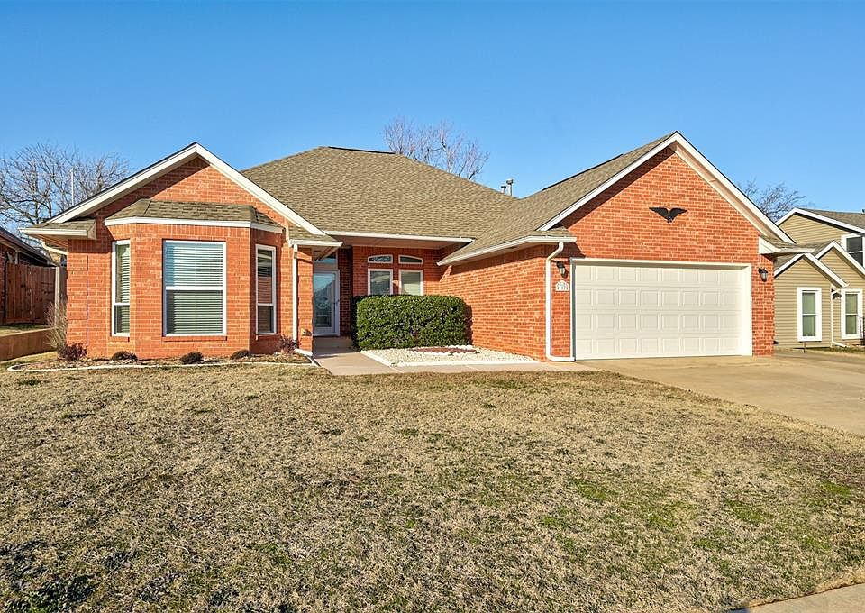 1st image of 117 S Ramblin Oaks Dr