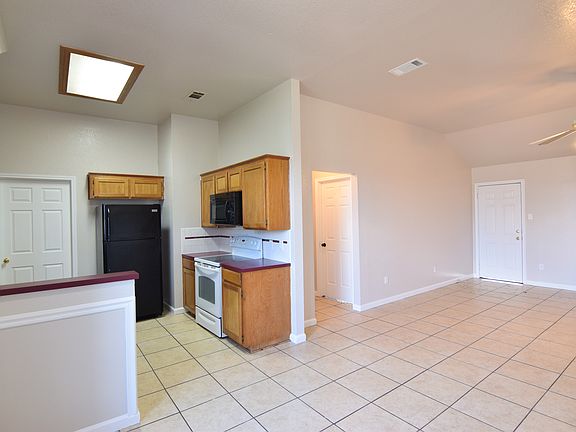 5th image of 3817 Sawtooth Dr