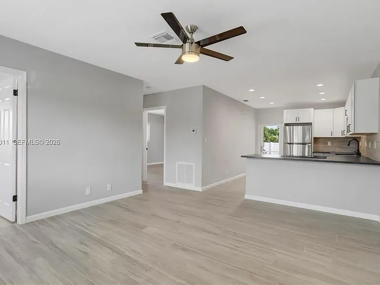 2550 N Dixie Hwy #2570 — Photo 11