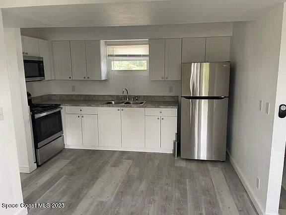 3rd image of 1042 Sea Grape Dr #3