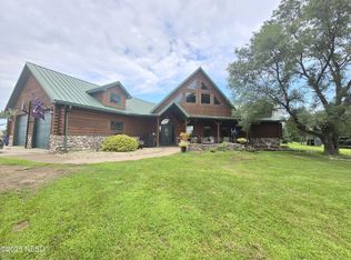 969 Kerry Ln, Watertown, SD 57201