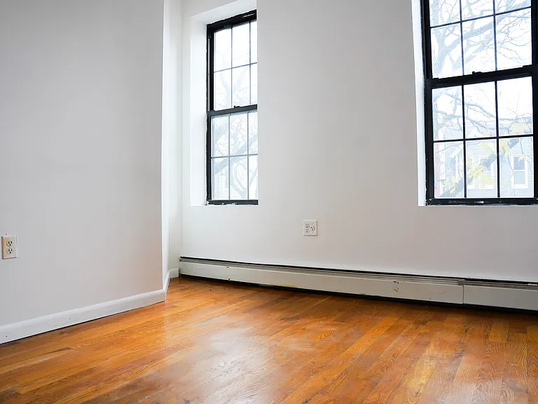 1035 Jefferson Ave #2 — Photo 9