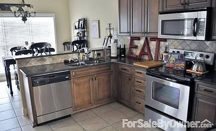 Kitchen & Breakfast Room