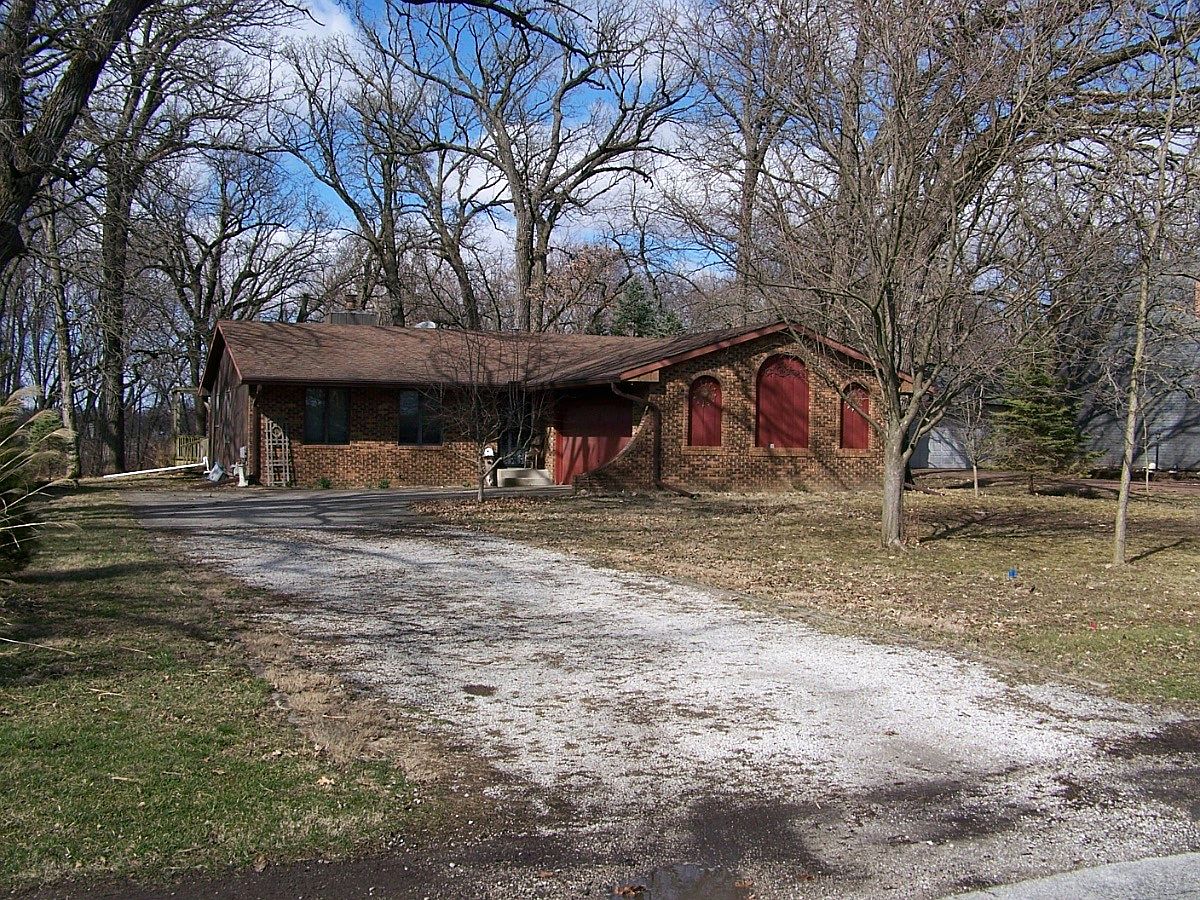 28 Timber Ridge Dr, Fairbury, IL 61739 Zillow