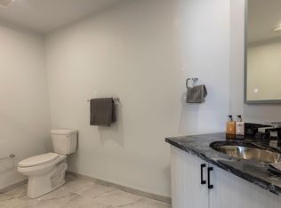 330 McLeod St #104, Ottawa, ON K2P2C5