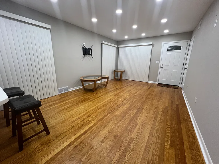 5348 N Lydell Ave — Photo 13