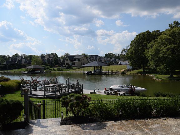 2nd image of 10533 Lakecove Way