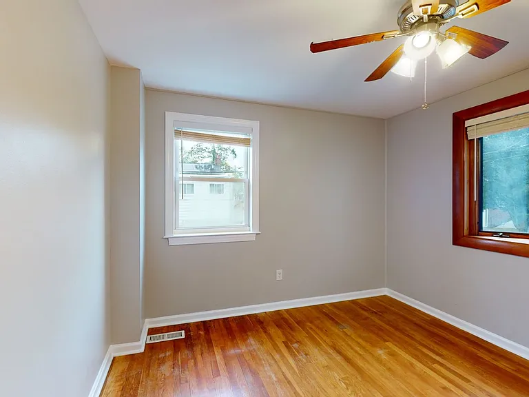 813 Hilltop Ter SE — Photo 12