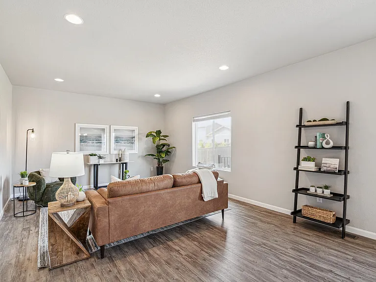 1119 Sherman Dr — Photo 5