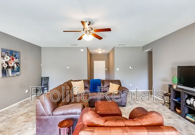5102 Screaming Eagle Cir — Photo 7