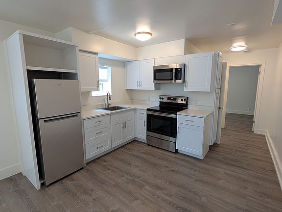 3rd image of 502 Cane St #C