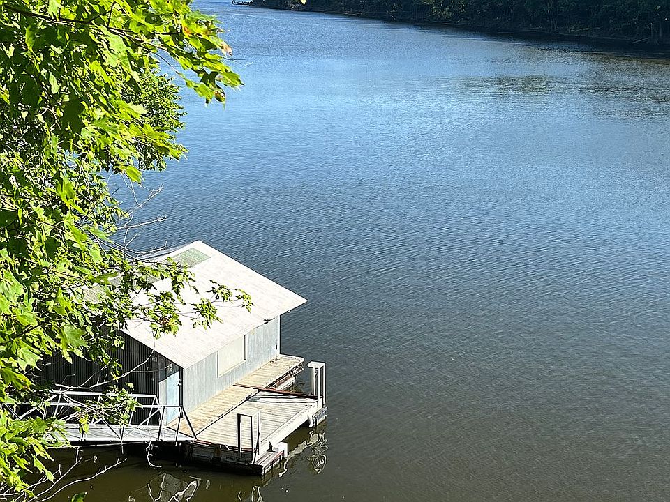2nd image of 80 S River Rd