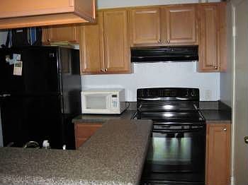 3rd image of 305 Lakepointe 304 Dr