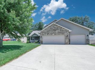 19397 Zumbro Ct NW, Elk River, MN 55330