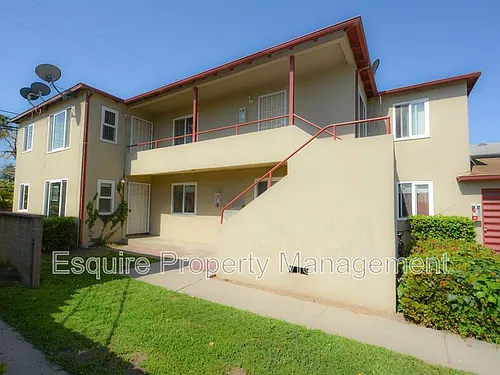 808 Palm Dr #B Photo 1
