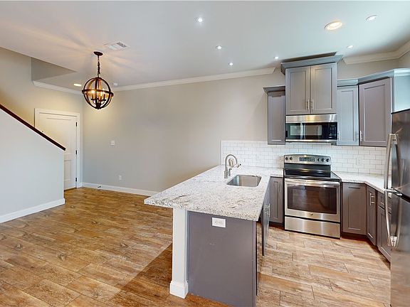 3rd image of 203 Brentwood Dr E #53