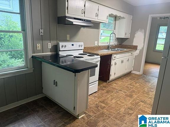 5th image of 1715 Windsor Blvd