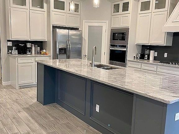 5th image of 15230 Reales Dr