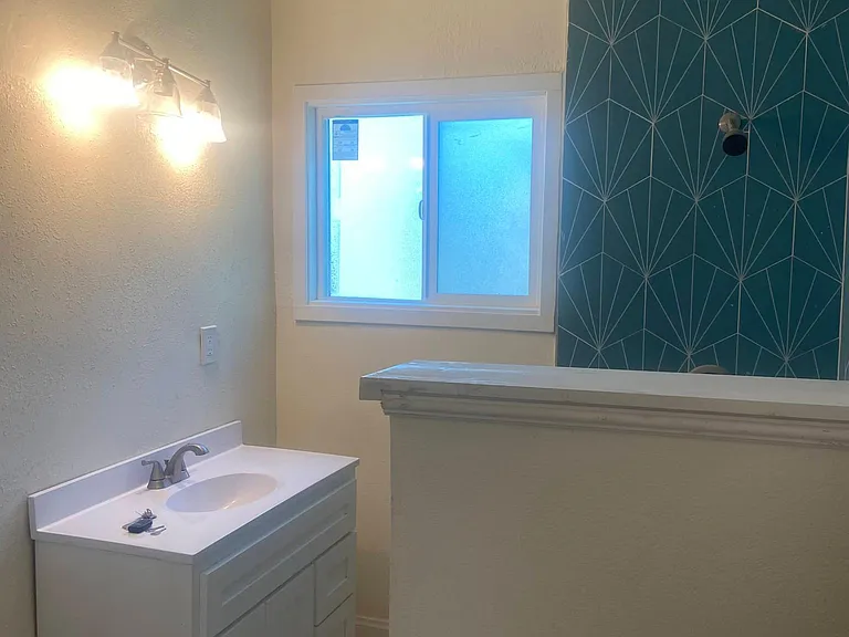 215 N Holly Ave — Photo 14