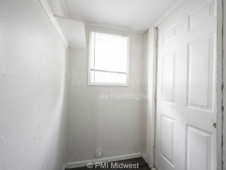 944 E Minnesota St — Photo 15