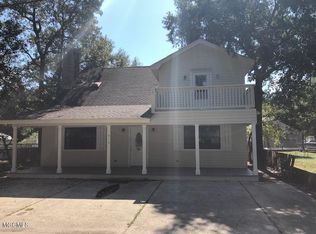 515 Saint Anthony St, Waveland, MS 39576