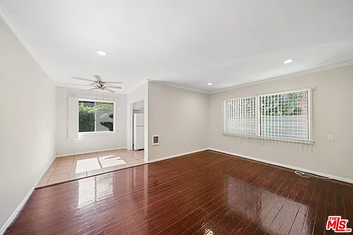 612 S Dunsmuir Ave #1 Photo 1