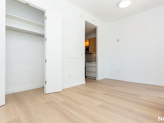 4th image of 26-04 Jackson Ave #9P