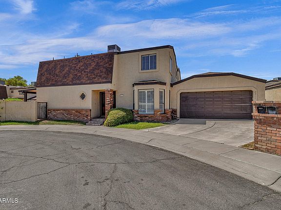 3rd image of 2511 E SHAW BUTTE Drive