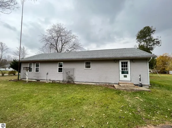 5420 W Greendale Ct, Mt Pleasant, MI 48858