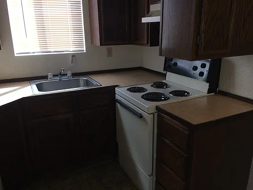 1406 S Division St — Photo 18