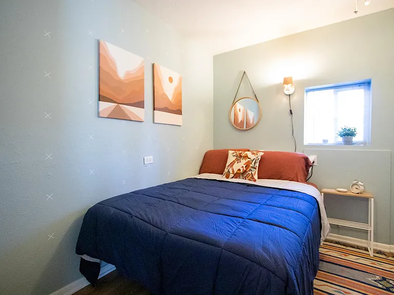 2nd bedroom