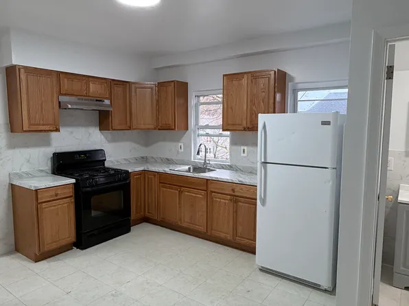 347 Willow St #2, Waterbury, CT 06710