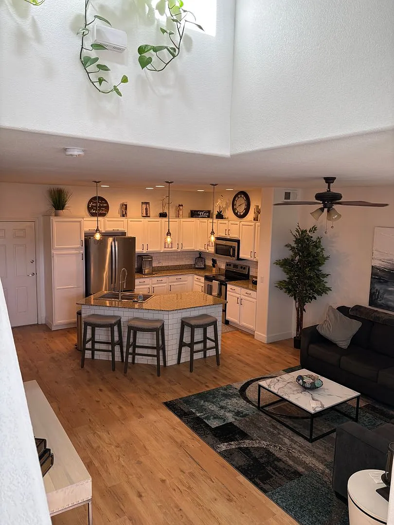 Modern Luxury Living in the Heart of Chandler — Photo 2