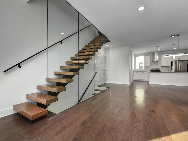 1244 W 70th St — Photo 1