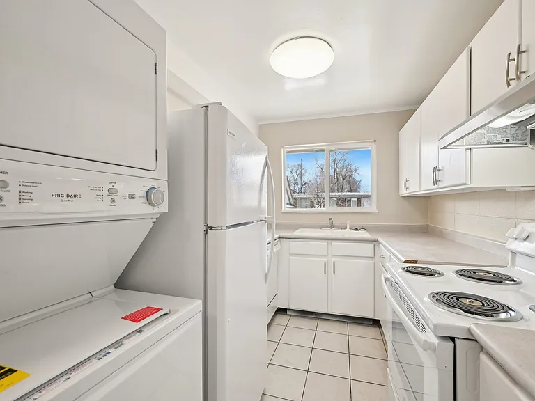 2180 S Lake St #8 — Photo 1