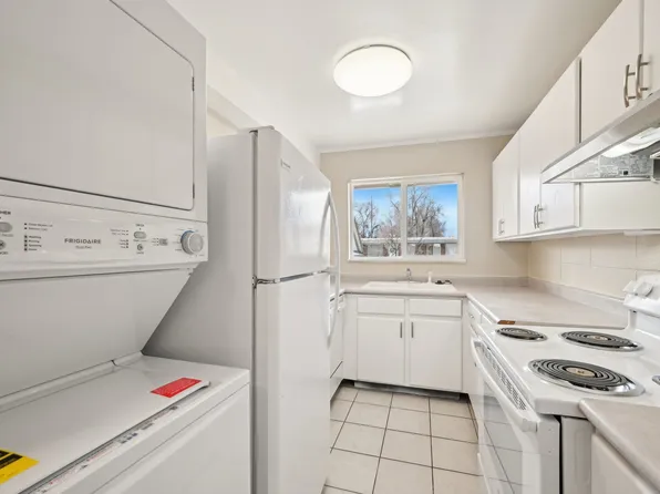 2180 S Lake St APT 8, Salt Lake City, UT 84106