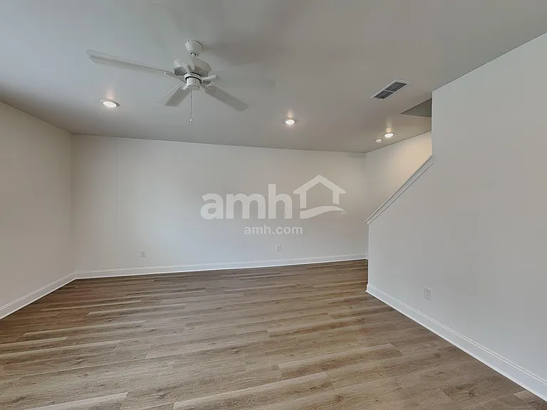 945 Carnelian Ln — Photo 6