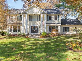 8428 Plover Dr, Kalamazoo, MI 49009