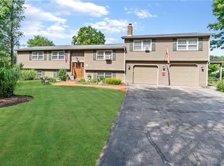 566 Weaver Hill Rd, West Greenwich, RI 02817