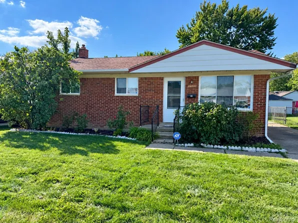 26731 Roberta St, Roseville, MI 48066