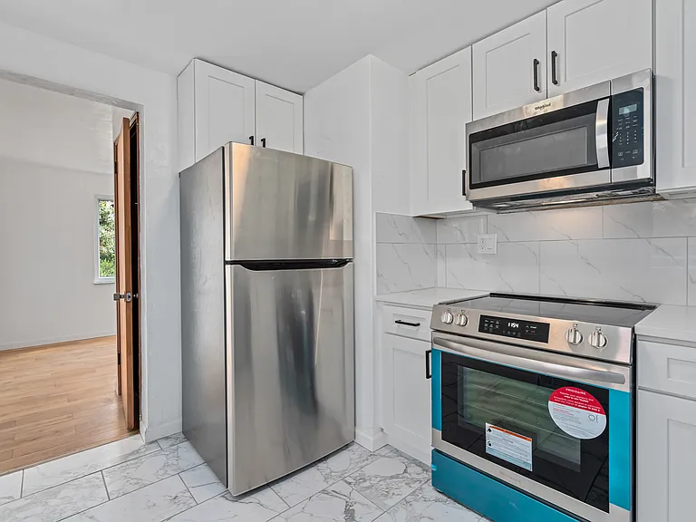 6355 Crestview Dr — Photo 5