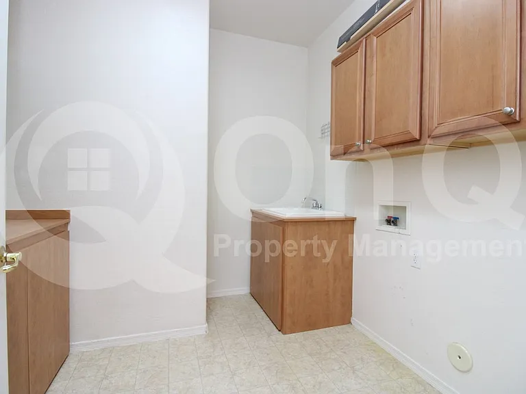 1199 E Browning Pl — Photo 24