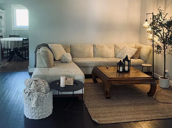 61 1st St, Athens, OH 45701