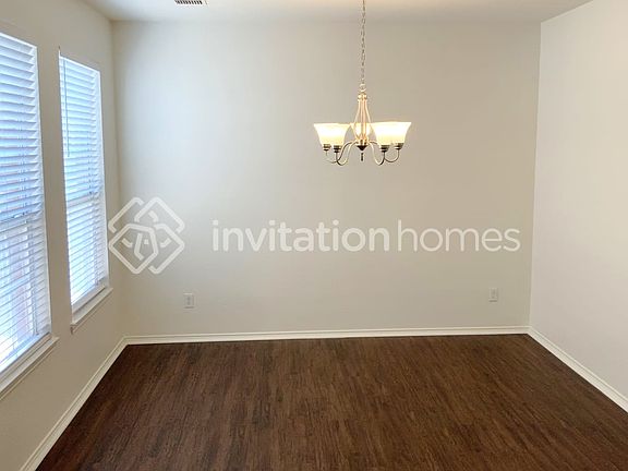 3rd image of 1609 White Dove Ln